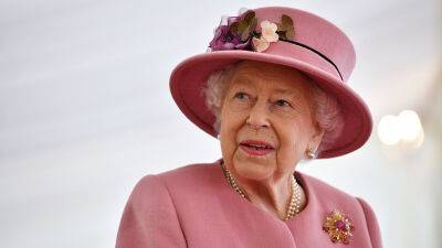 Kate Middleton - prince Charles - princess Royal - queen Elizabeth - Elizabeth Ii Queenelizabeth (Ii) - Camilla Parker Bowles - duke Andrew - Philip Mountbatten - The Queen Died ‘Peacefully’ at Her Home—Here’s Who Was With Her When She Passed - stylecaster.com - Britain - Denmark - Greece - county King George - county Prince Edward