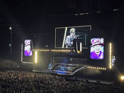 princess Diana - Elizabeth Ii Queenelizabeth (Ii) - Royal Family - Sir Elton John Pays Emotional Tribute To The Queen At His Final Toronto Show: ‘She’s Been With Me All My Life’ - etcanada.com - Britain - Scotland - Centre - county Rogers