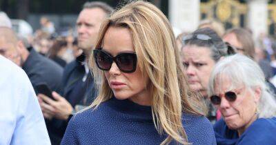 Amanda Holden looks downcast as she joins mourners at Buckingham Palace - www.ok.co.uk - Britain - county King And Queen