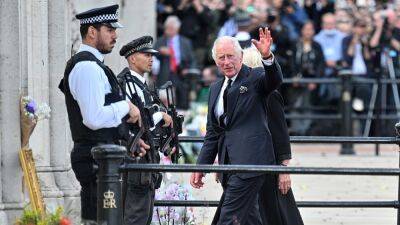 King Charles III arrives to massive crowd outside Buckingham Palace following Queen Elizabeth's death - www.foxnews.com - Britain - Scotland - London - county Windsor