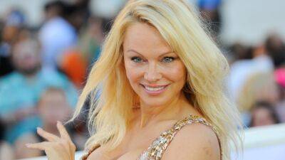 Watch the First Trailer for Pamela Anderson’s Netflix Documentary - www.glamour.com - Arizona - county Lee - city Anderson - Netflix