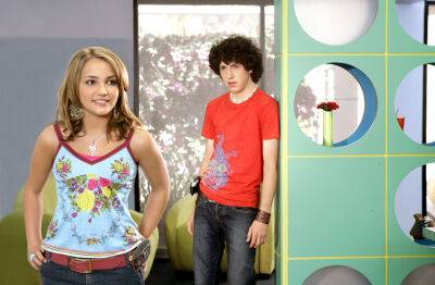 ‘Zoey 101’ YA Revival Movie Set At Paramount+ With Jamie Lynn Spears & More Original Series Cast - deadline.com - county Pacific - North Carolina - Beyond