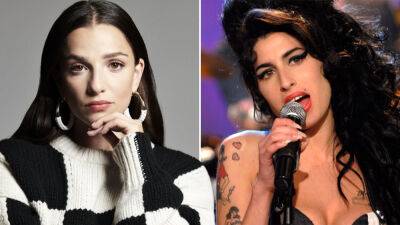 Amy Winehouse Pic ‘Back To Black’ Lands At Focus Features With Sam Taylor-Johnson To Direct And ‘Industry’ Star Marisa Abela To Play Grammy-Winning Singer; First Look Unveiled - deadline.com - Australia - Britain - France - London - New Zealand - Germany - Poland