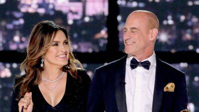Law & Order: SVU Fans Will Swoon Over This Possible Benson/Stabler Kiss - www.glamour.com