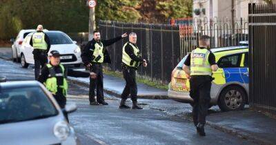 Armed police race to Edinburgh street amid alleged 'weapons disturbance' - www.dailyrecord.co.uk - Scotland
