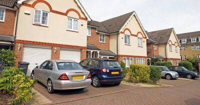 Man leaves neighbours livid after parking on driveway without permission - www.dailyrecord.co.uk