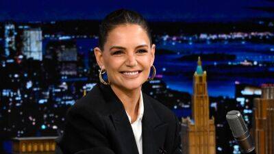 Katie Holmes Wore Large Gold Earrings for Her Appearance on 'The Tonight Show'—See Pics - www.glamour.com