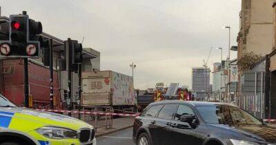 Cyclist dies following horror crash with lorry in Glasgow city centre - www.dailyrecord.co.uk - Scotland - city Glasgow - Beyond