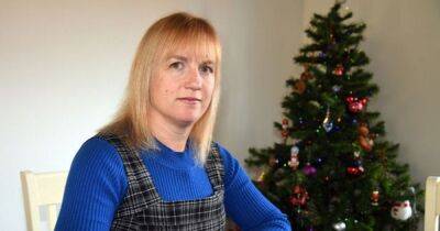 Woman fuming as she is £649 out of pocket over Christmas in Currys refund battle over iPhone - www.dailyrecord.co.uk