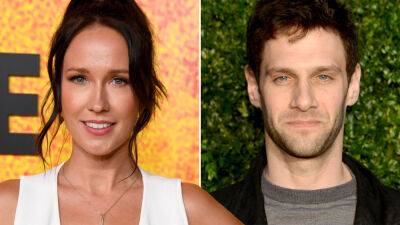 Anna Camp & Justin Bartha To Star In Indie Comedy ‘Nuked’ From Deena Kashper; Lucy Punch, Tawny Newsome And Natasha Leggero Among Others Set - deadline.com - state Arkansas