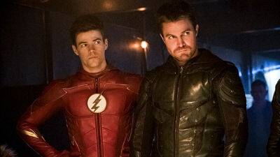 ‘The Flash’: Stephen Amell Returns To Reprise Oliver Queen Role In 9th & Final Season - deadline.com