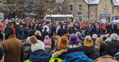 Three thousand revellers enjoy New Year’s Day street party in Pitlochry - www.dailyrecord.co.uk