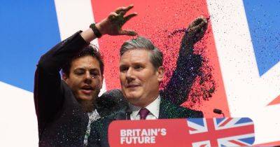 Heckler bursts onto stage and covers Keir Starmer in glitter in conference speech chaos - www.manchestereveningnews.co.uk - Britain - Israel