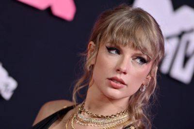 Taylor Swift At The Grove: Superstar’s ‘Eras Tour’ Film To Premiere At Luxury Mall Today Amid Road Closures & Police Presence - deadline.com - Los Angeles - Los Angeles - county Fairfax