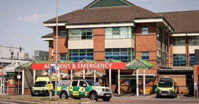Major Greater Manchester hospital declared 'highest alert level' amid 'immense pressure' - www.manchestereveningnews.co.uk - Manchester