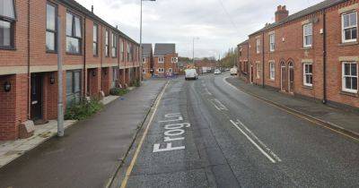 Two men stabbed in street as brawl breaks out after car crash - www.manchestereveningnews.co.uk