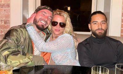 Britney Spears enjoys fun night with Maluma and J Balvin in New York City - us.hola.com - New York - Los Angeles - Colombia