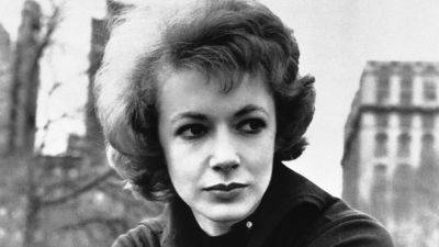 Piper Laurie, Three-Time Oscar Nominee Who Starred in ‘Carrie’ and ‘The Hustler,’ Dies at 91 - variety.com