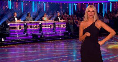 BBC Strictly Come Dancing viewers say 'poor Tess Daly' as they're convinced of 'wardrobe malfunction' - www.manchestereveningnews.co.uk - Houston - county Williams - city Layton, county Williams