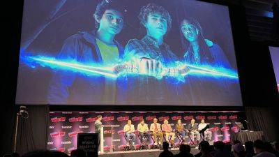 ‘Percy Jackson & The Olympians’ Creator Rick Riordan Makes Surprise Appearance At NYCC Panel & Fans Get Preview Of Premiere Episode - deadline.com - New York - Virginia