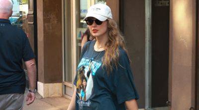 Taylor Swift's Shania Twain T-Shirt Is Back in Stock - Shopping Link Available Now! - www.justjared.com - New York