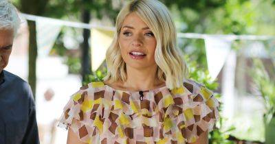 Holly Willoughby heartbroken after tragic death of beloved family member - www.ok.co.uk - city Sandra