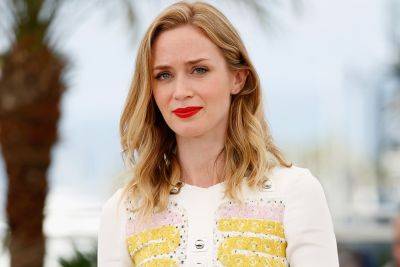 Emily Blunt is ‘appalled’ for calling Chili’s server ‘enormous’ in resurfaced video - nypost.com - Britain - USA