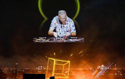 Watch Fatboy Slim perform on world’s biggest holographic stage - www.nme.com - Britain