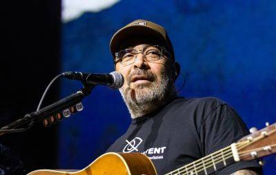 Staind’s Aaron Lewis faces backlash for his photo of 32 dead coyotes spelling out ‘Trump 24’ - www.nme.com - Texas