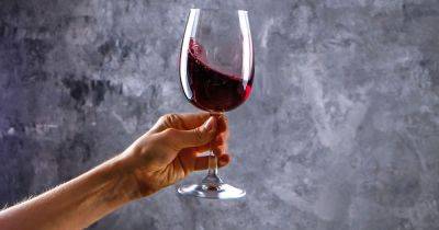 The correct way to drink wine as little-known 'frothing' method can improve taste - www.dailyrecord.co.uk