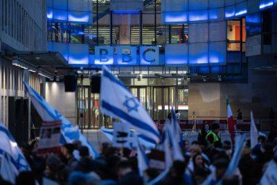 BBC Staff Offered Trauma Support Over Abuse And Attacks For Broadcaster’s Israel-Gaza Coverage - deadline.com - Israel - Palestine