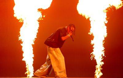 Travis Scott stops security from kicking out female fan mid-concert - www.nme.com - Texas - Italy - county Dallas