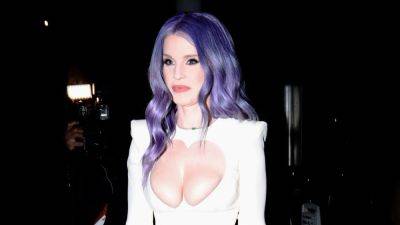 Kelly Osbourne Rocked a Skintight Heart-Shaped Cut-Out Dress For Her Birthday - www.glamour.com