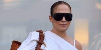 Jennifer Lopez Keeps Comfy in Sweats for Studio Visit in L.A. - www.justjared.com - Los Angeles - Los Angeles - Hollywood