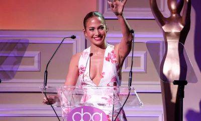 Jennifer Lopez shares she felt ‘uncertain’ about her body after becoming a mom - us.hola.com