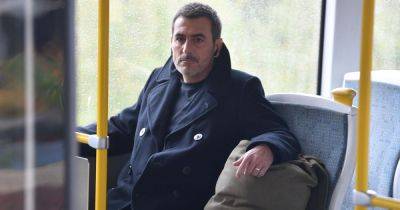 Coronation Street’s Peter Barlow films underwhelming soap exit on a tram after 23 years - www.ok.co.uk