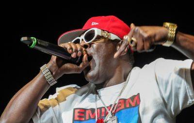 Watch Flavor Flav’s enthusiastic rendition of the National Anthem at NBA game - www.nme.com - USA - Wisconsin