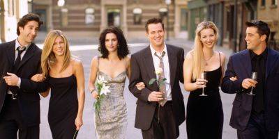 'Friends' Cast Issues Joint Statement About Co-Star Matthew Perry's Death - www.justjared.com - New York