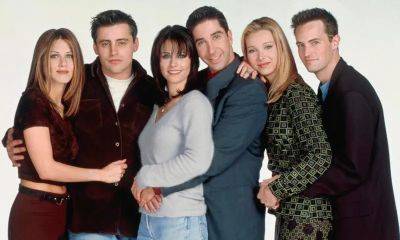 Jennifer Aniston and ‘Friends’ cast share statement for Matthew Perry: ‘utterly devastated’ - us.hola.com