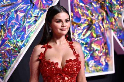 Selena Gomez Is ‘Really Happy’ After ‘Years Of Constant Back And Forth In My Head’ - etcanada.com - Paris