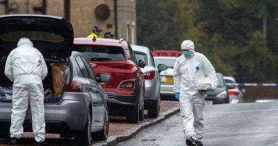 Blood-splattered man 'screamed for help' in Scots street before dead body found - www.dailyrecord.co.uk - Scotland