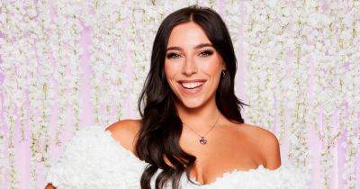 Married at First Sight star Erica Roberts felt 'mean girl energy' from fellow brides - www.ok.co.uk - Britain - Jordan - city Sheffield