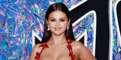 Selena Gomez Reveals a Time When She Struggled With Her Body Image, Compares Herself to Beyonce & Adele - www.justjared.com