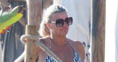 Kerry Katona proudly shows off 'lumps and bumps' in bikini and addresses 'vile insults' - www.ok.co.uk