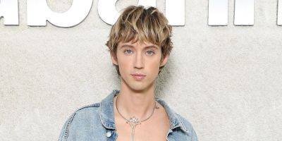 Troye Sivan Talks Going Nude & Showing His Body in Sexy Ways While Promoting His New Album - www.justjared.com