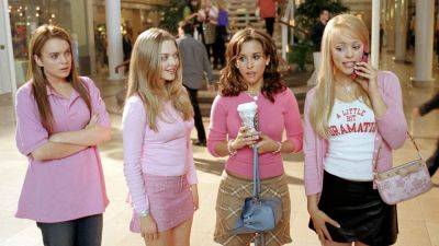 Lindsay Lohan Holds ‘Plastics Club Member’ Bag to Mean Girls Reunion With Amanda Seyfried and Lacey Chabert - www.glamour.com - Los Angeles