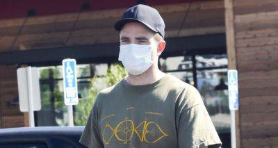 Robert Pattinson Masks Up to Go Grocery Shopping in Los Feliz - www.justjared.com
