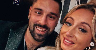MAFS star Bob Voysey debuts new girlfriend as they kiss and sip champagne in bed - www.ok.co.uk