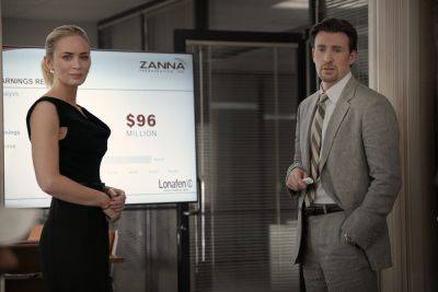 Emily Blunt and Chris Evans lead ‘Pain Hustlers’ – first trailer - www.thehollywoodnews.com