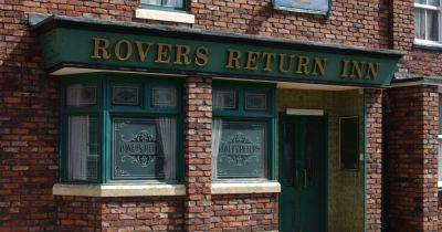 Coronation Street star 'confirms' Rovers Return owner after reopening date confirmed with link to Stephen Reid - www.manchestereveningnews.co.uk